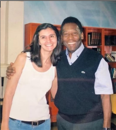 Silvia Martinez ao lado de Pelé após a entrevista